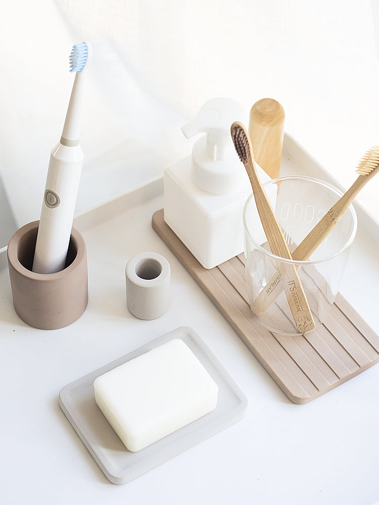 Dia Toothbrush Holder