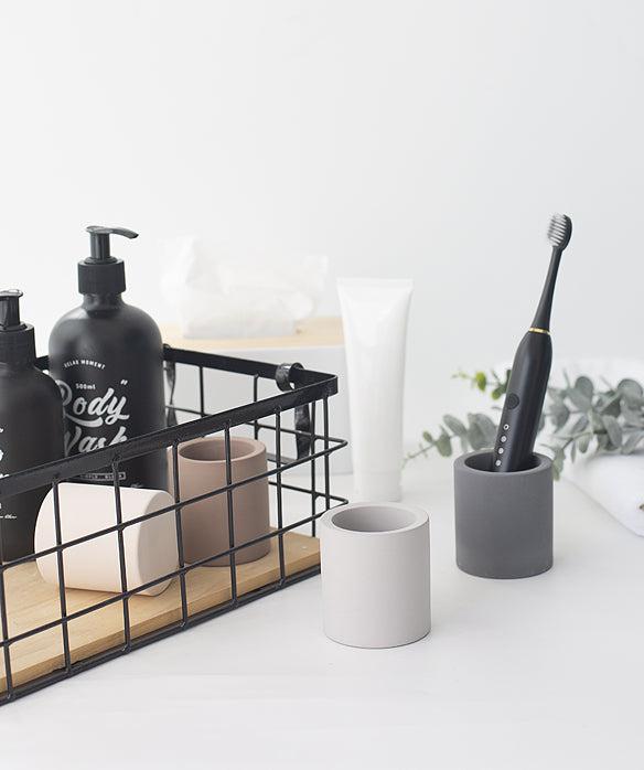 Dia Toothbrush Holder