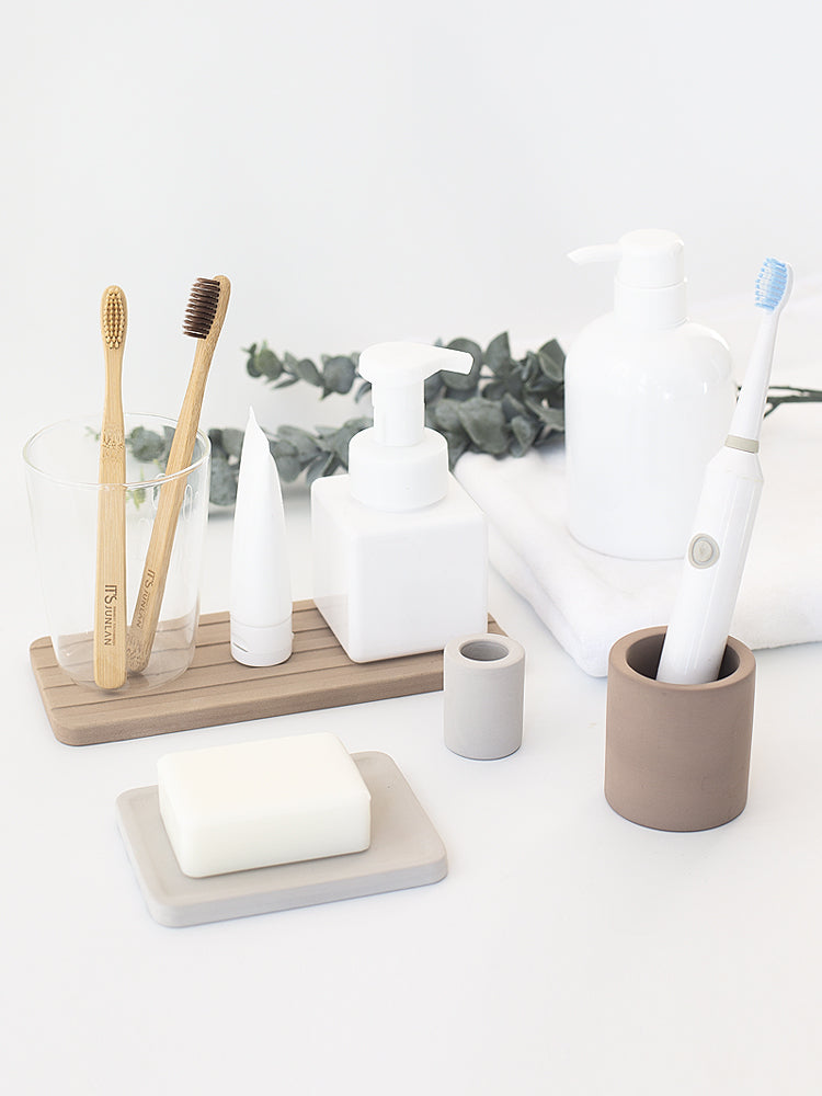 Dia Toothbrush Holder